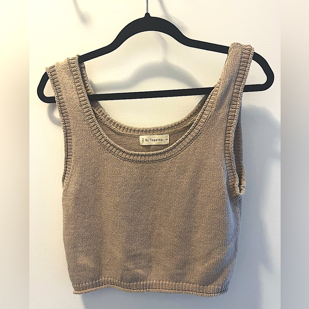 Tan Sleeveless Knit Top (Size M)